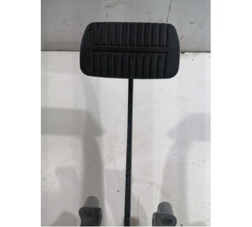 Педаль тормоза 