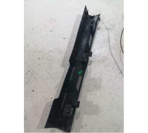 Накладка на порог передняя левая