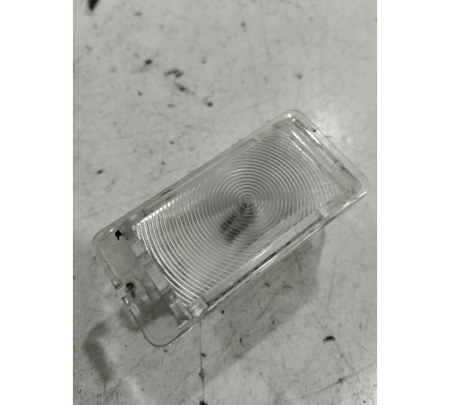 Плафон внутреннего освещения салона