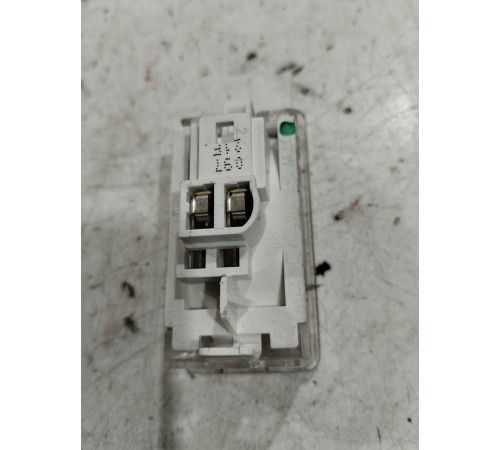 Плафон внутреннего освещения салона