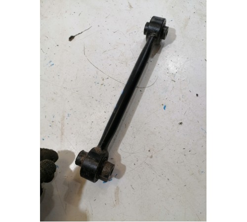 Рычаг поперечный задний левый