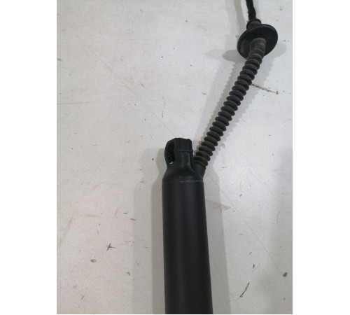 Амортизатор крышки багажника левый