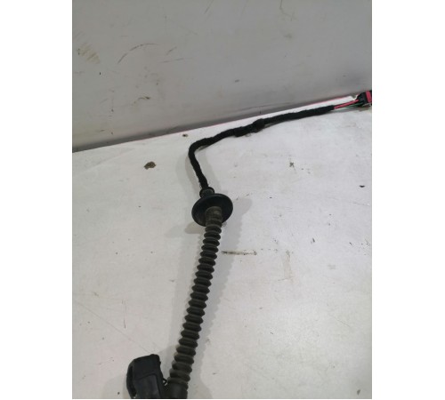 Амортизатор крышки багажника левый