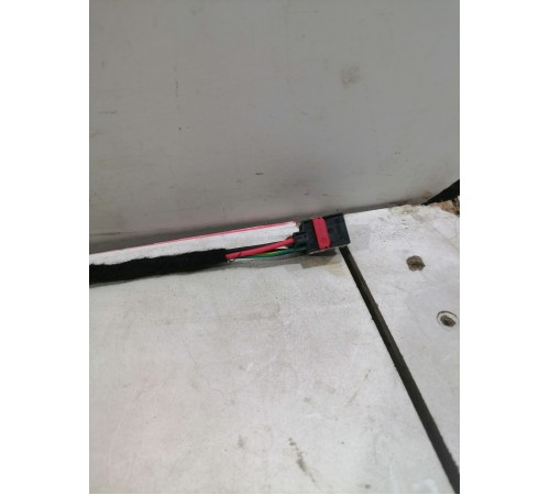 Амортизатор крышки багажника левый