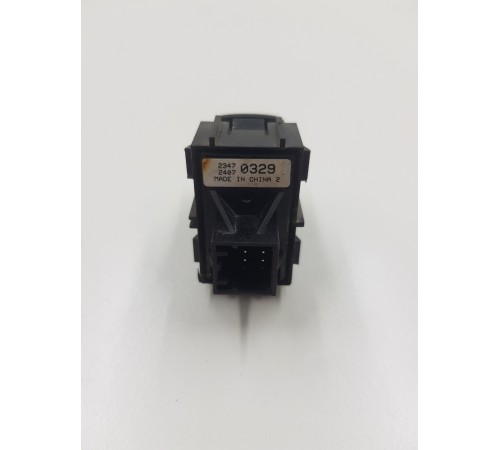 Кнопка стояночного тормоза