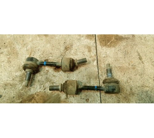 стойка стабилизатора задняя комплект