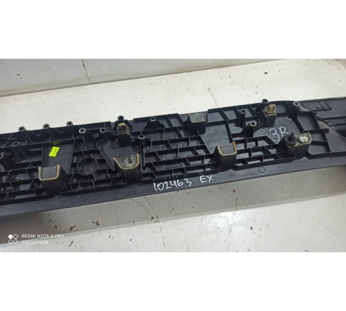 Накладка порога (задняя правая)