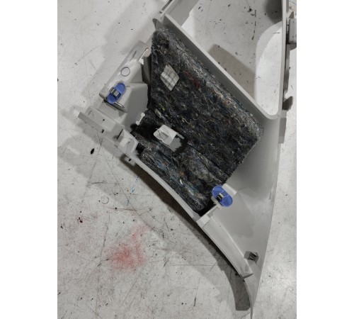 Обшивка стойки (задняя правая)