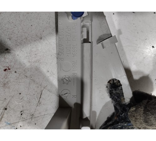 Обшивка стойки (задняя правая)