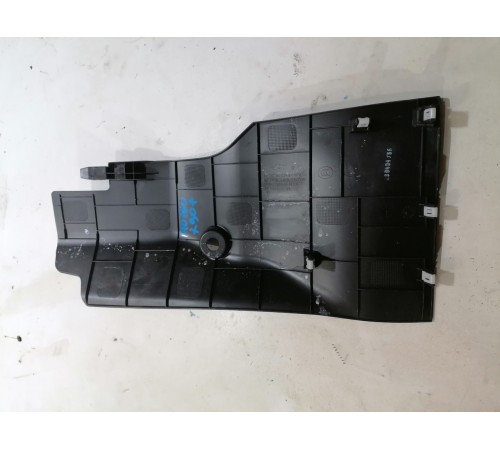 Накладка центральной консоли передняя правая