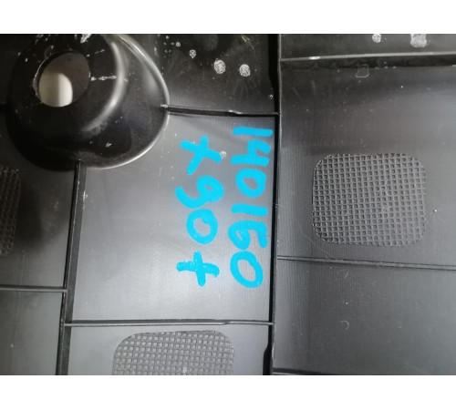 Накладка центральной консоли передняя правая