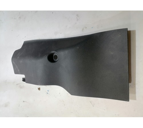 Накладка центральной консоли передняя правая