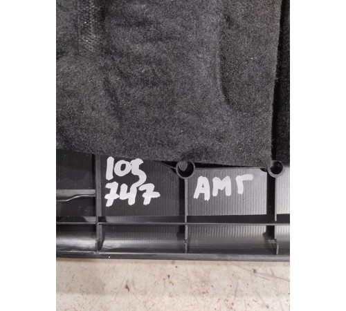 Обшивка крышки багажника