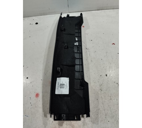 Обшивка крышки багажника