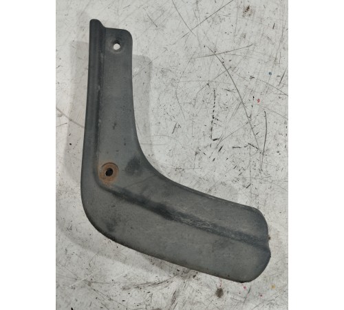 Брызговик задний правый