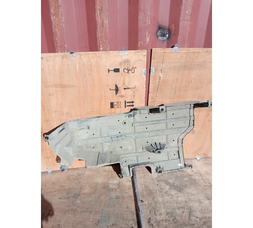 Защита антигравийная задняя правая