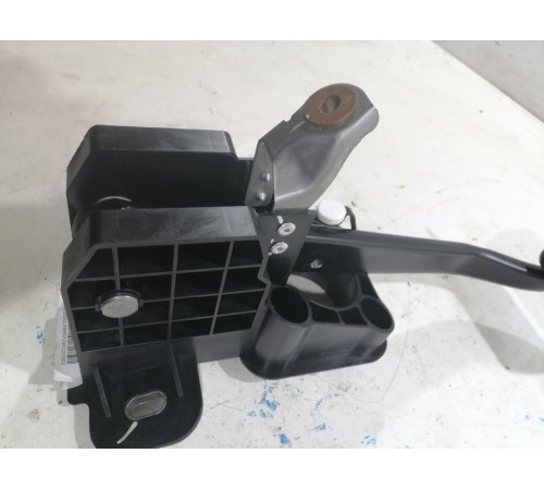 Педаль тормоза