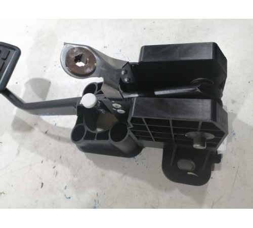 Педаль тормоза