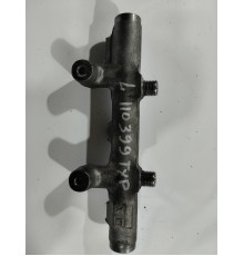 Топливная рампа левая