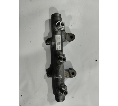 Топливная рампа левая