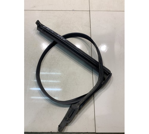 Уплотнитель двери (задний, левый)