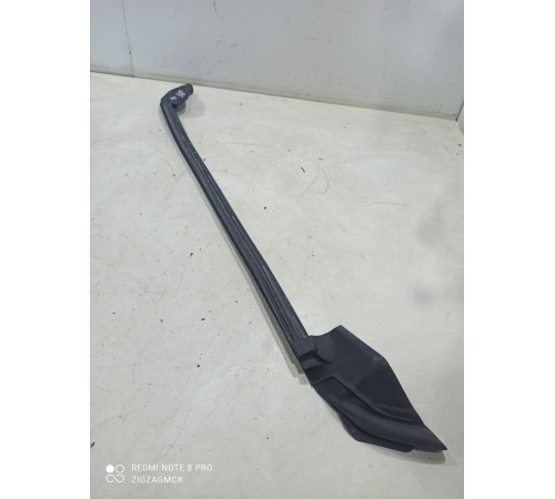 Уплотнитель стекла двери (задний левый)