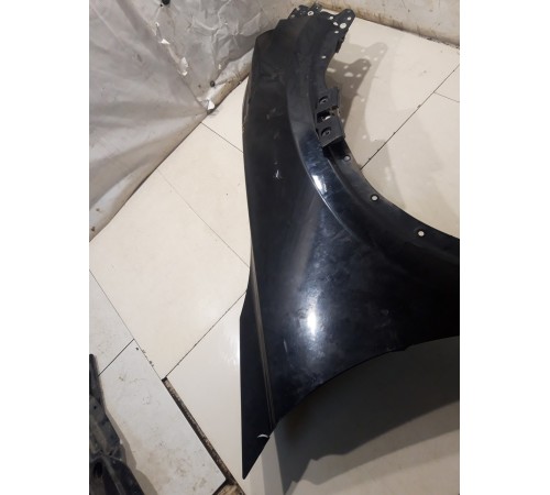 Крыло переднее правое