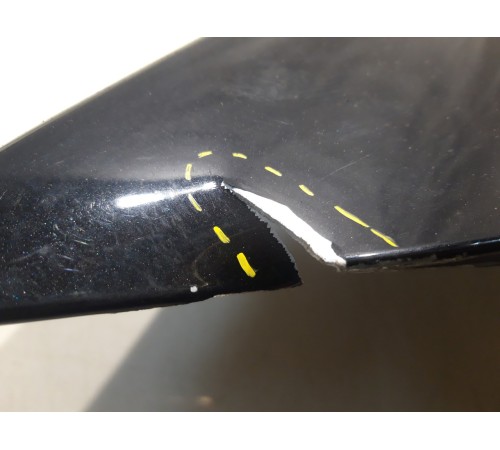 Крыло переднее правое