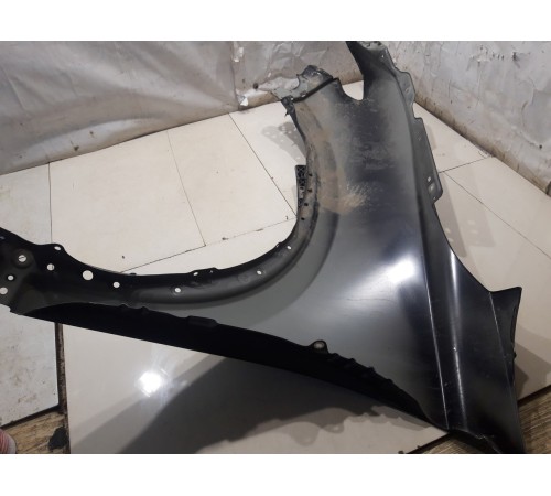 Крыло переднее правое