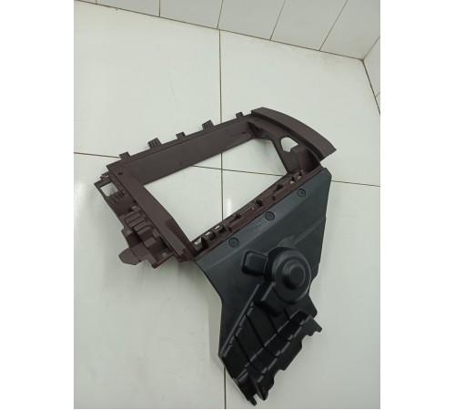 Накладка торпедо правая под бардачок