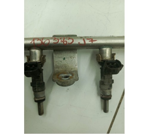 топливная рампа с форсунками