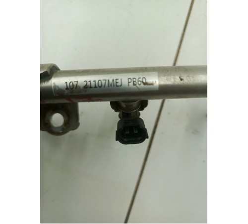 топливная рампа с форсунками