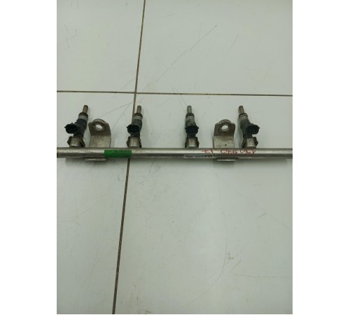 топливная рампа с форсунками