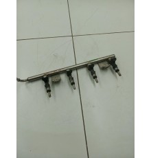 топливная рампа с форсунками