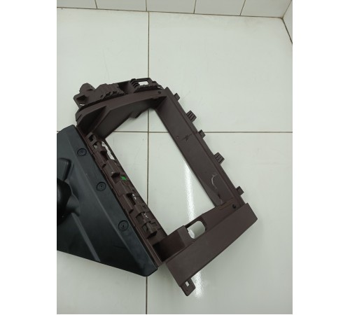 Накладка торпедо правая под бардачок