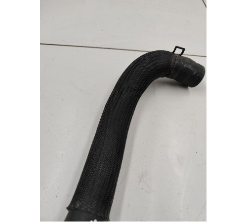 Патрубок системы охлаждения