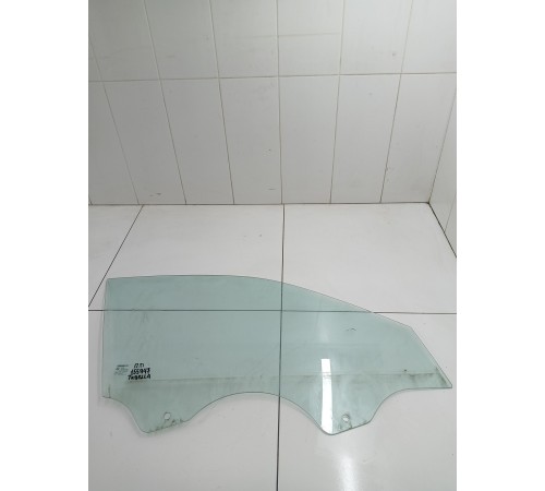 Стекло двери переднее правое