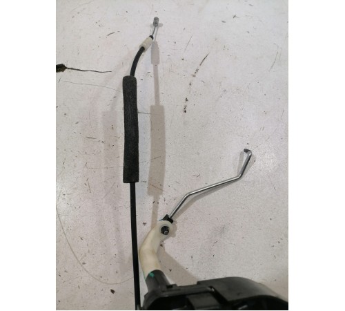 Замок двери передний левый