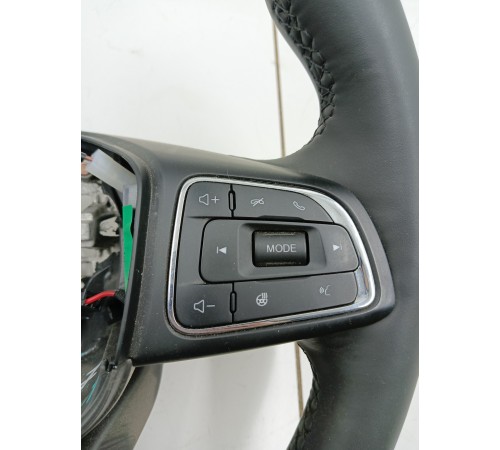 Рулевое колесо в сборе с многофункциональными кнопками