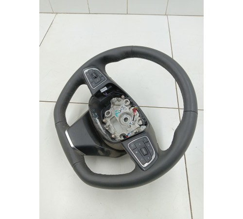 Рулевое колесо в сборе с многофункциональными кнопками