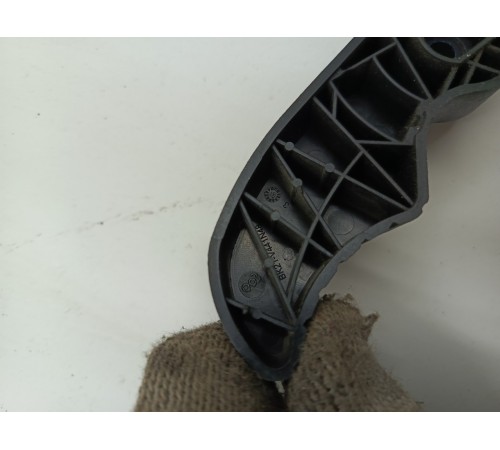 Ручка открывания двери