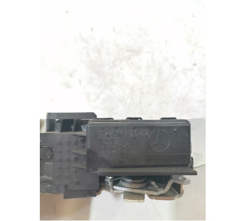 Замок крышки багажника