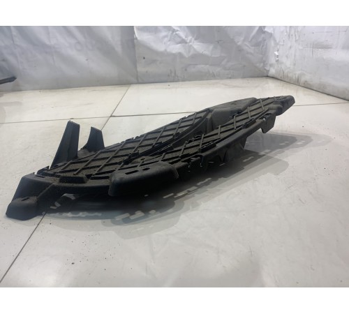 Ресничка переднего бампера (левая)