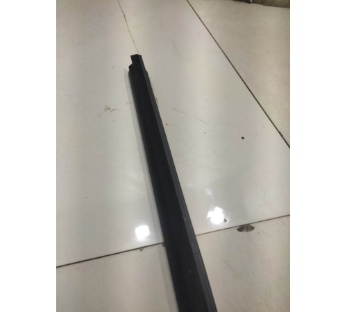 Уплотнитель стекла(передний правый внутренний)