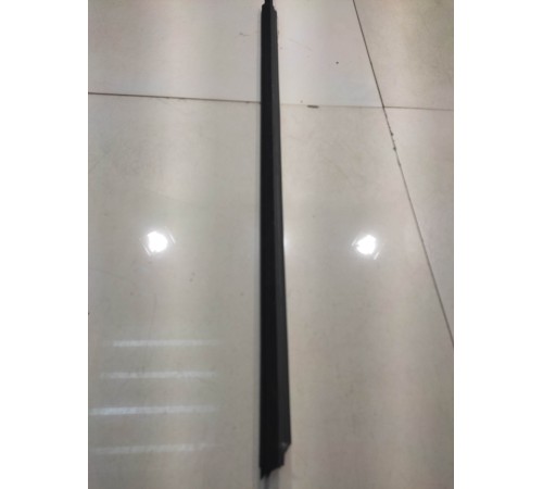 Уплотнитель стекла(передний правый внутренний)