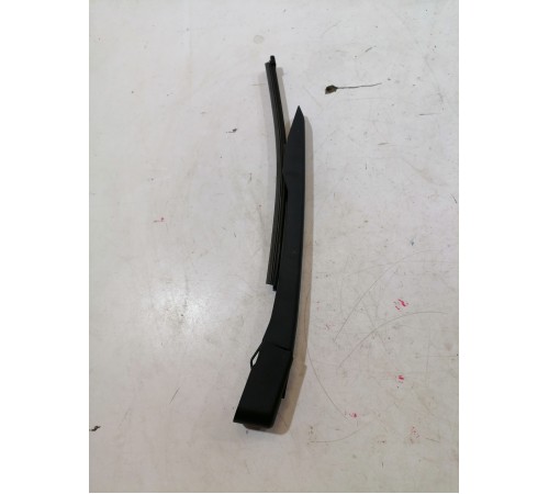 Поводок крышки багажника