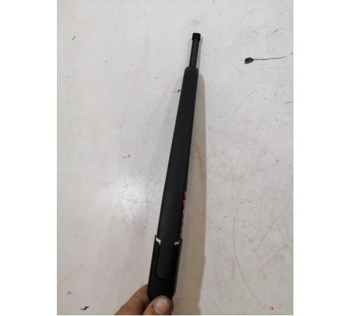 Поводок крышки багажника