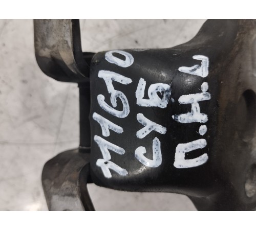 Петля двери(передняя левая нижняя)