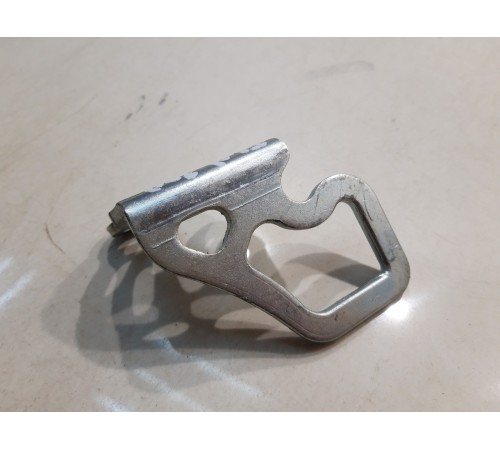 Крепеж спинки заднего сиденья