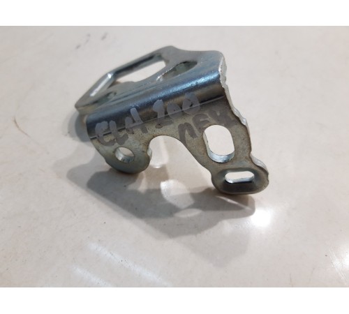 Крепеж спинки заднего сиденья